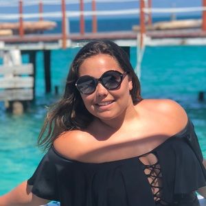 Meet your Posher, Brooke